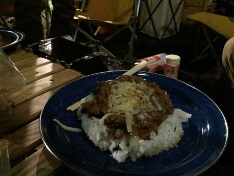 キャンプ　キーマカレー